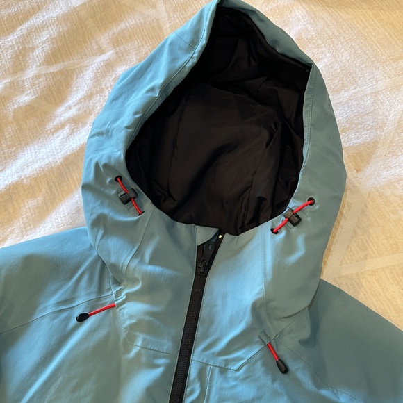 Men spyder ski jacket. Like new. Worn a few times. INSULATED ANORAK - Picture 9 of 13